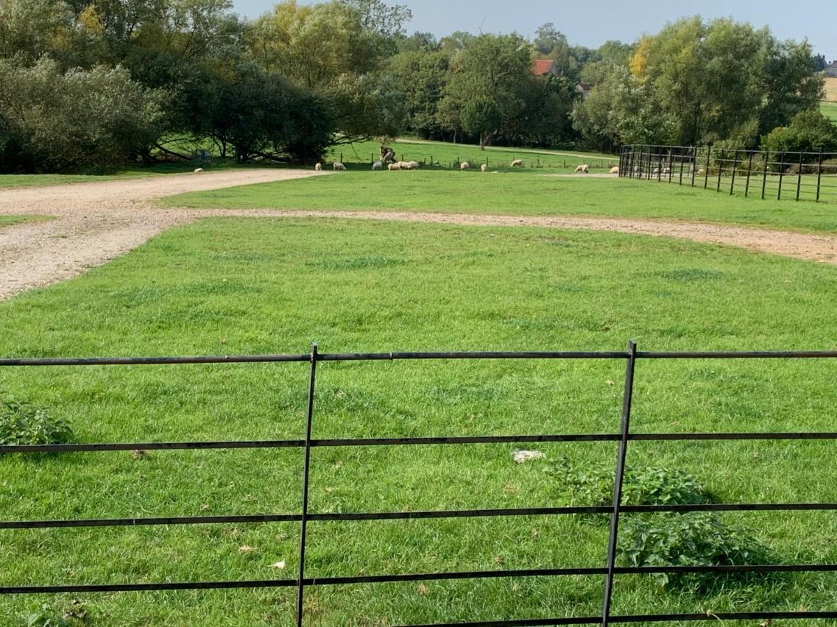 Weatherhead Farm Shepherds Hut Buckingham Exterior foto