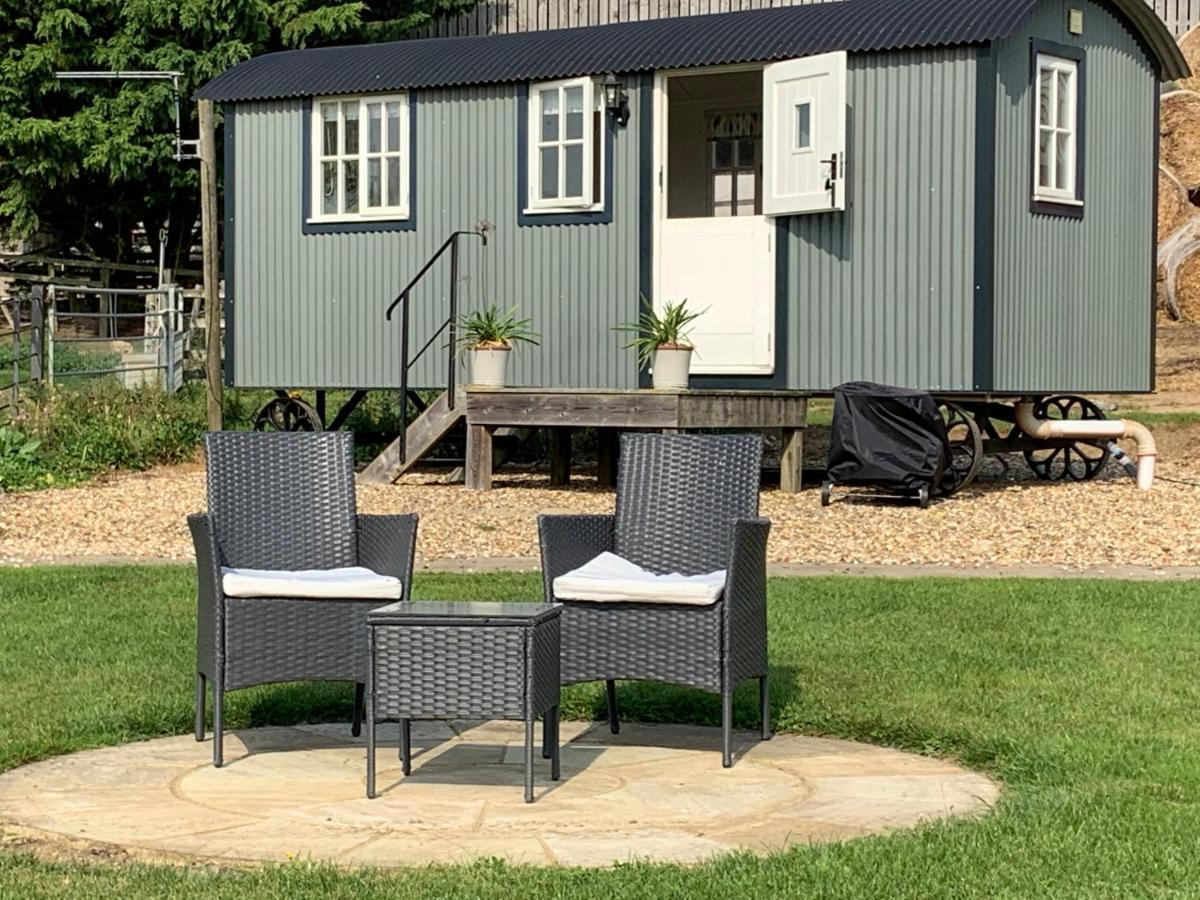 Weatherhead Farm Shepherds Hut Buckingham Exterior foto
