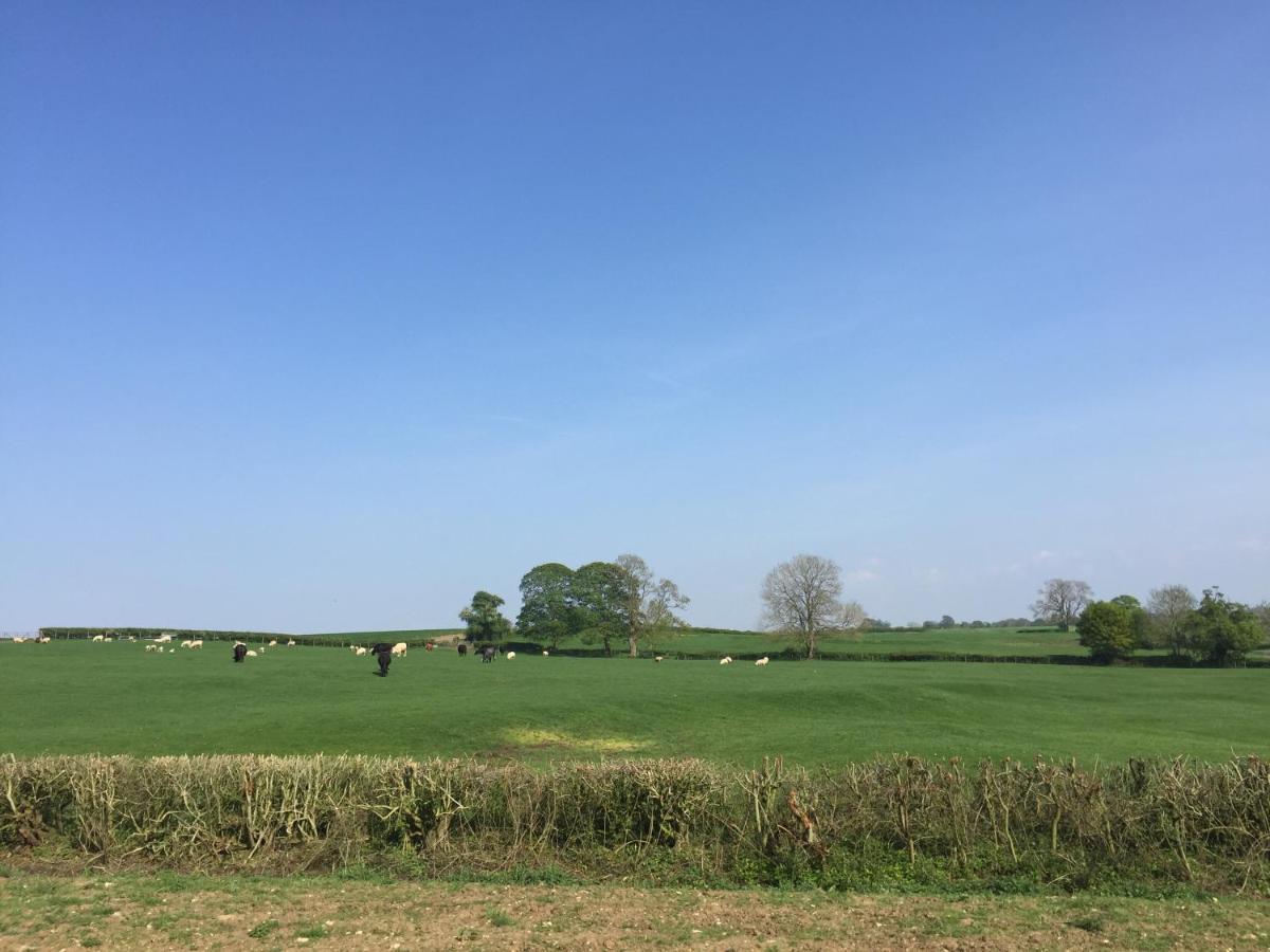 Weatherhead Farm Shepherds Hut Buckingham Exterior foto