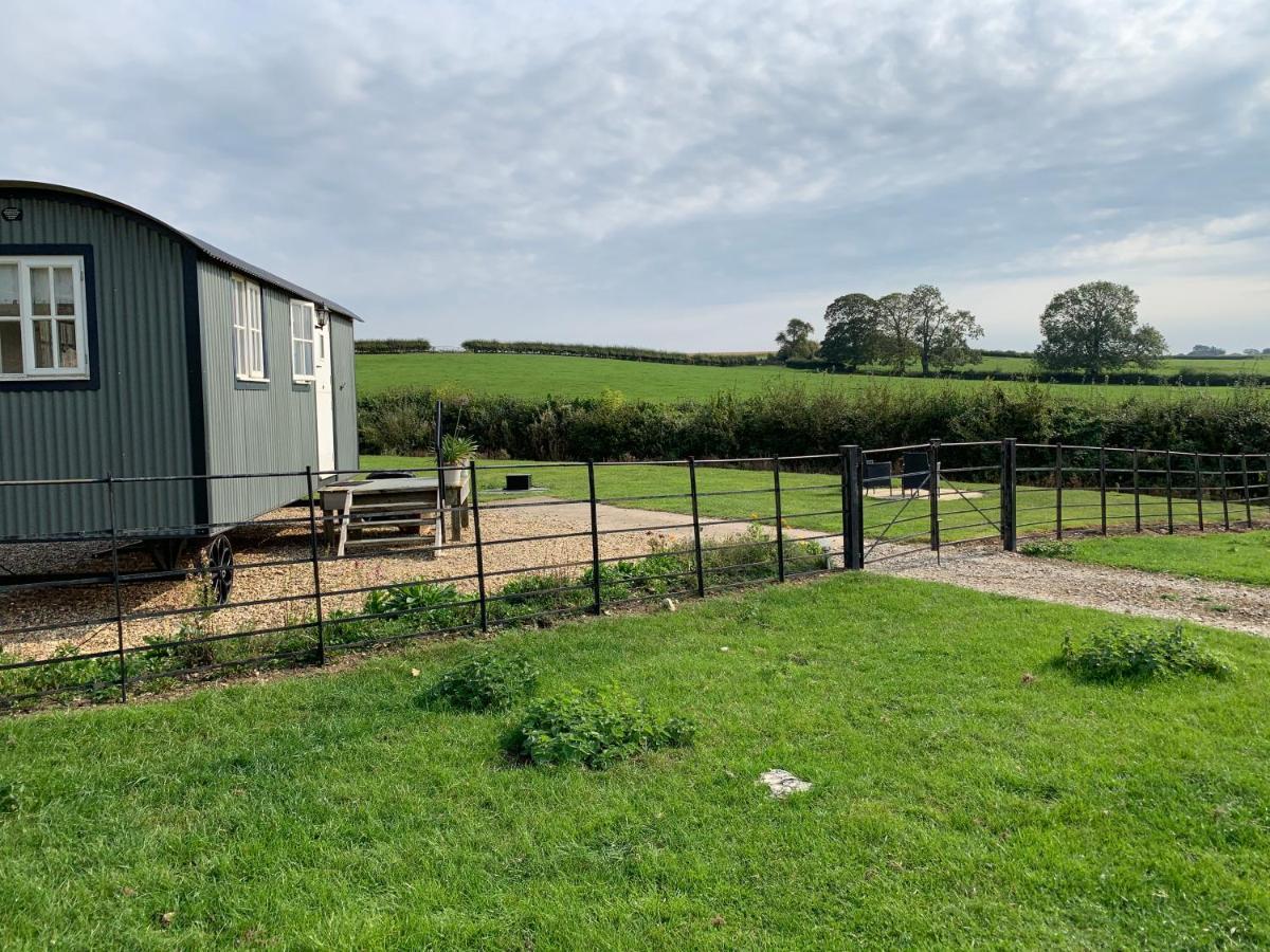 Weatherhead Farm Shepherds Hut Buckingham Exterior foto