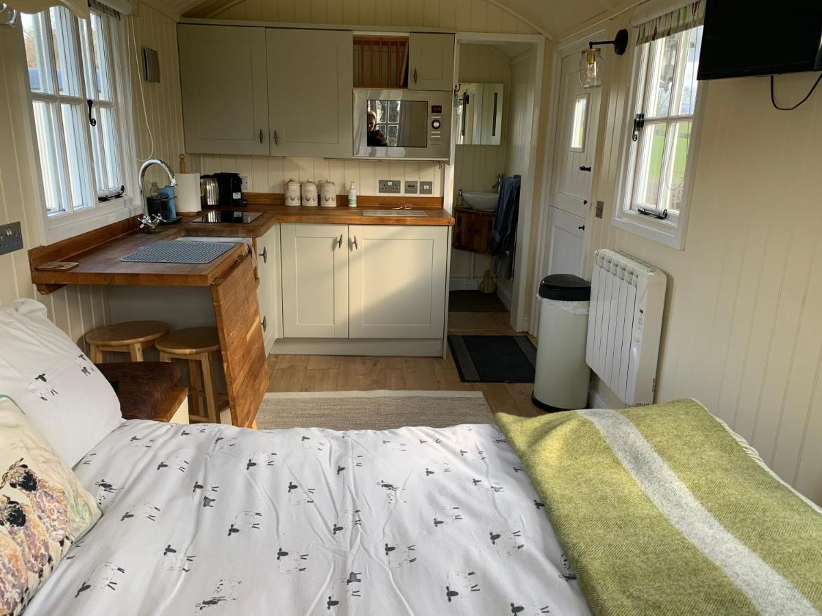 Weatherhead Farm Shepherds Hut Buckingham Exterior foto