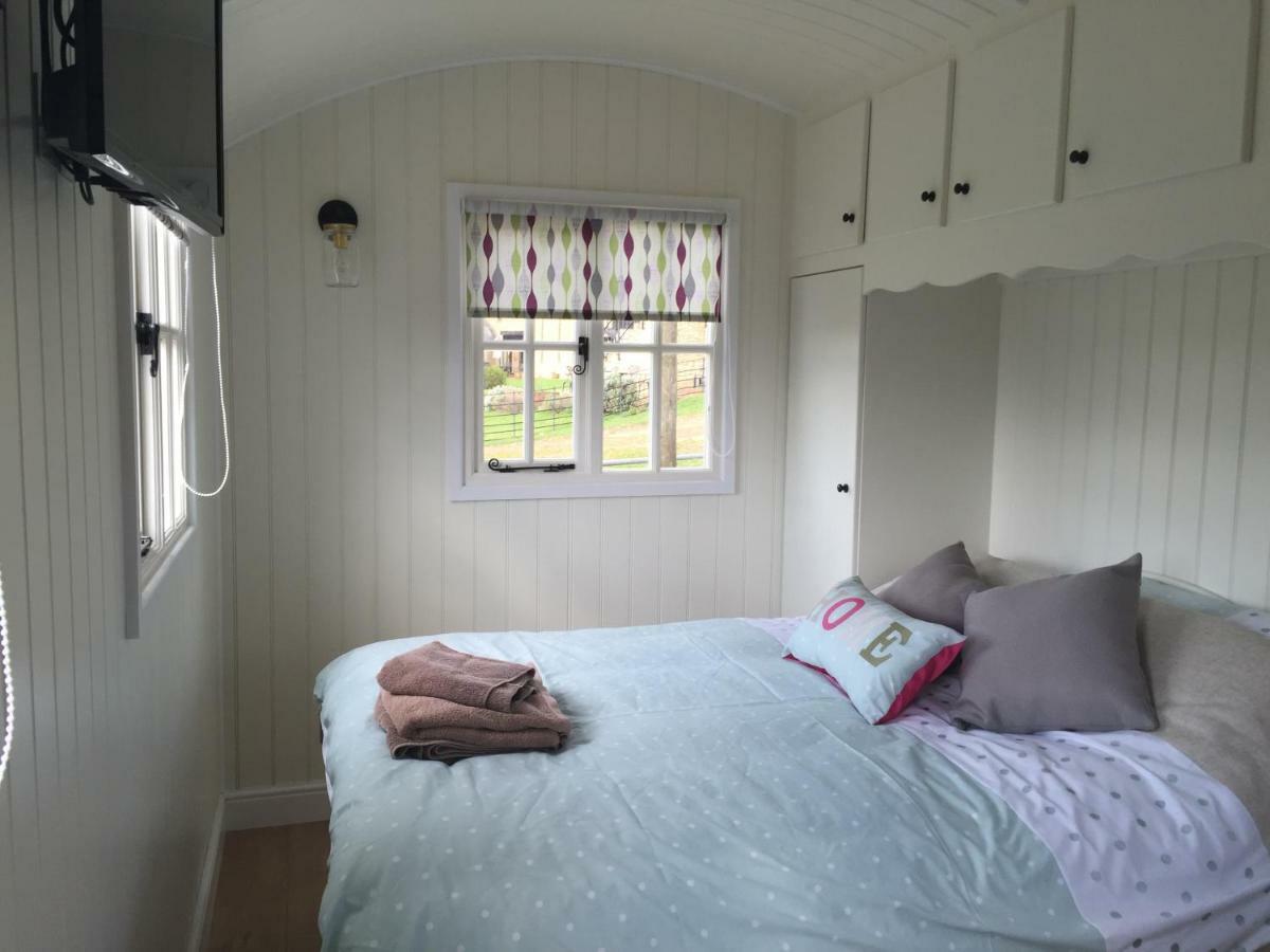 Weatherhead Farm Shepherds Hut Buckingham Exterior foto